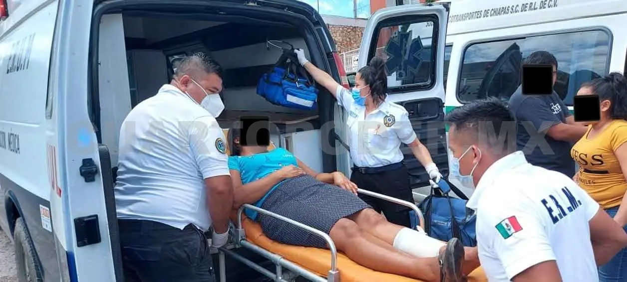 Bala perdida hiere a mujer en la pierna