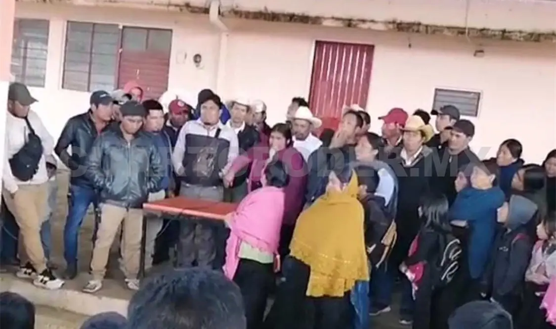 Retienen a dos mujeres acusadas de brujería