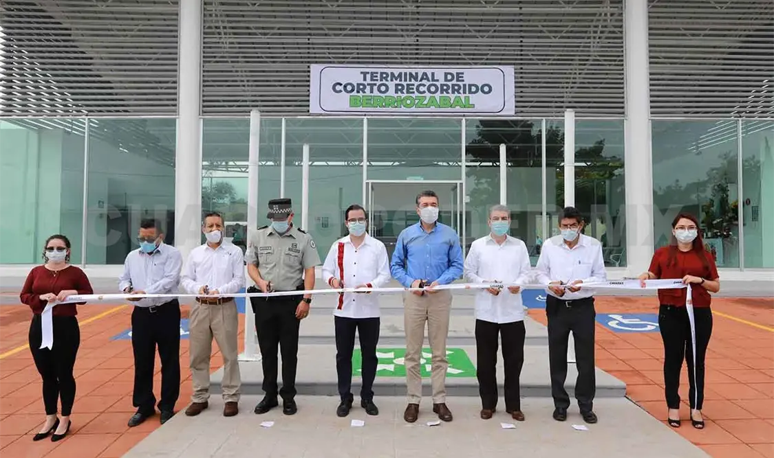 Mandatario reinaugura obra en Berriozábal