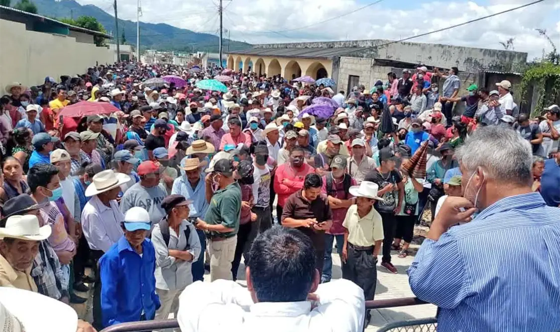 Alcaldesa de Altamirano pide licencia al Congreso