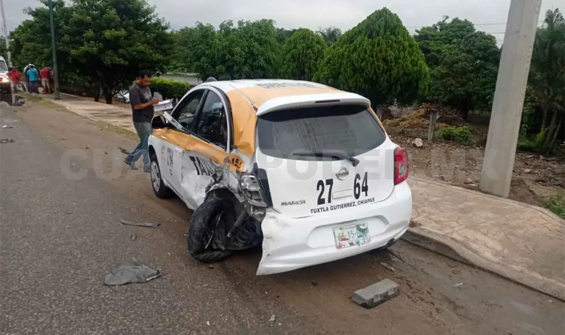 Cuatro heridos en accidente carretero