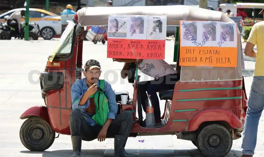 En motocarro, Senovio y su familia buscan a su hija