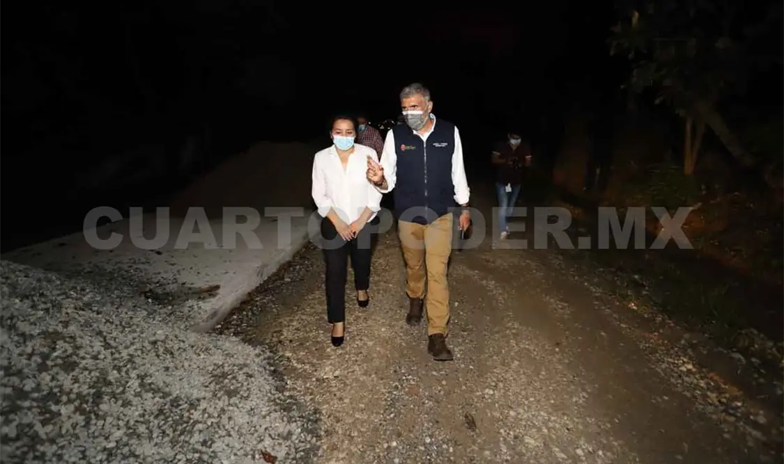 Ángel Torres supervisa pavimentación en Reforma
