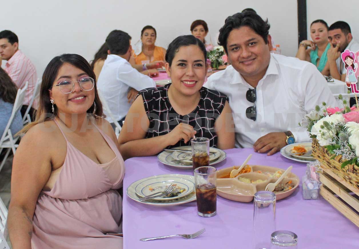 ¡Muchas felicidades, Elizabeth!