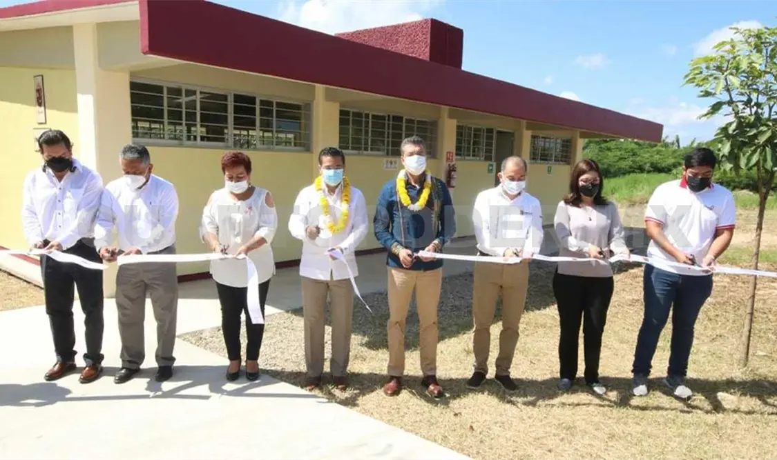 Benefician a Prepa No. 2 con obras y equipamiento