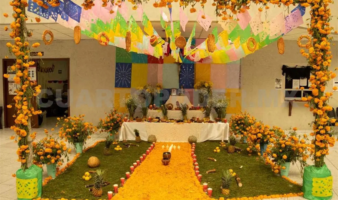 Continúa PJE tradición de altares de muertos