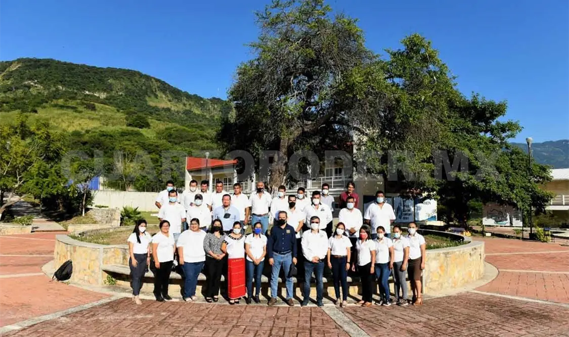 Se reúne rector con la comunidad estudiantil