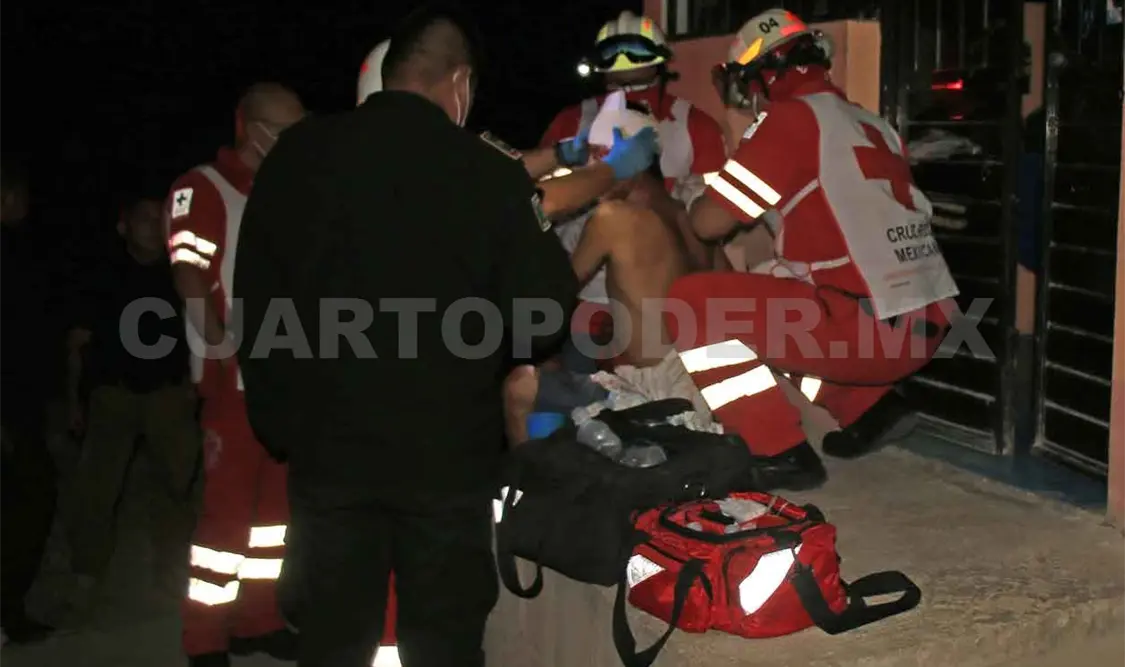 Intenta robar en domicilio y lo reciben a machetazos