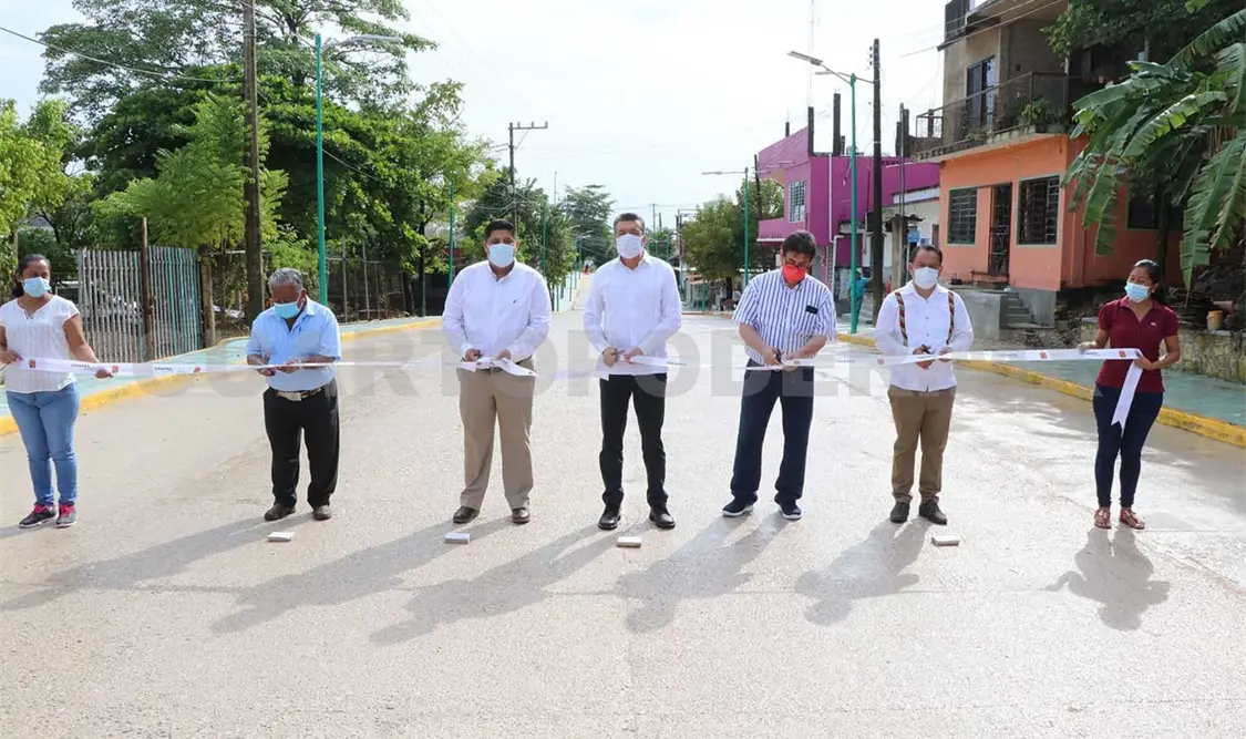 Inaugura REC obras en Palenque