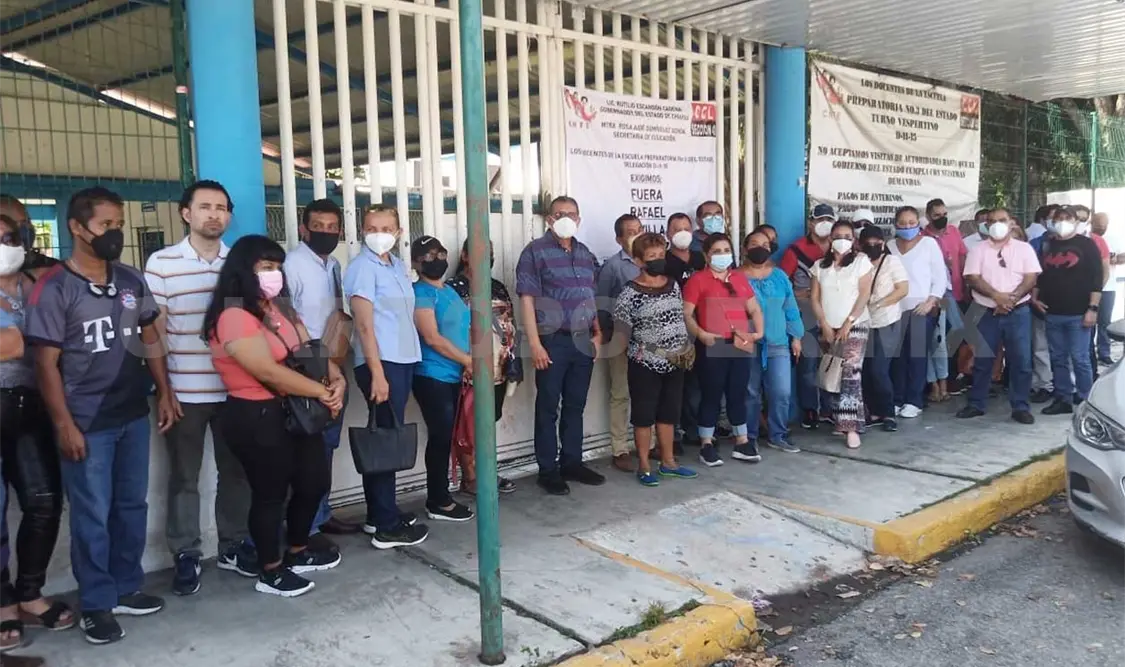 Protestan por imposición de directores