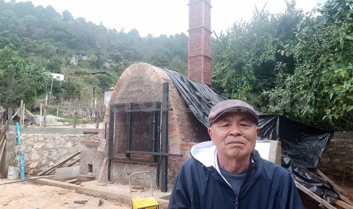 Inauguran horno de leña sin humo
