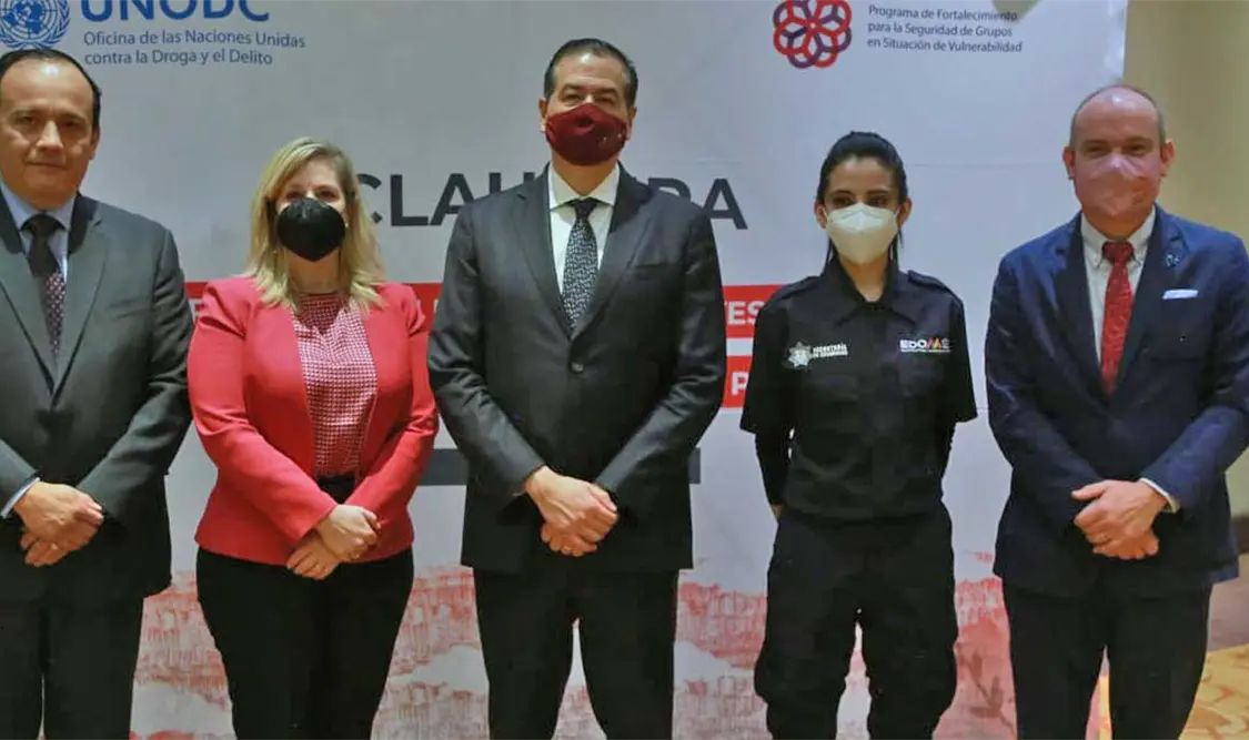 Entregaron las constancias de estudio a los agentes graduados. Twitter