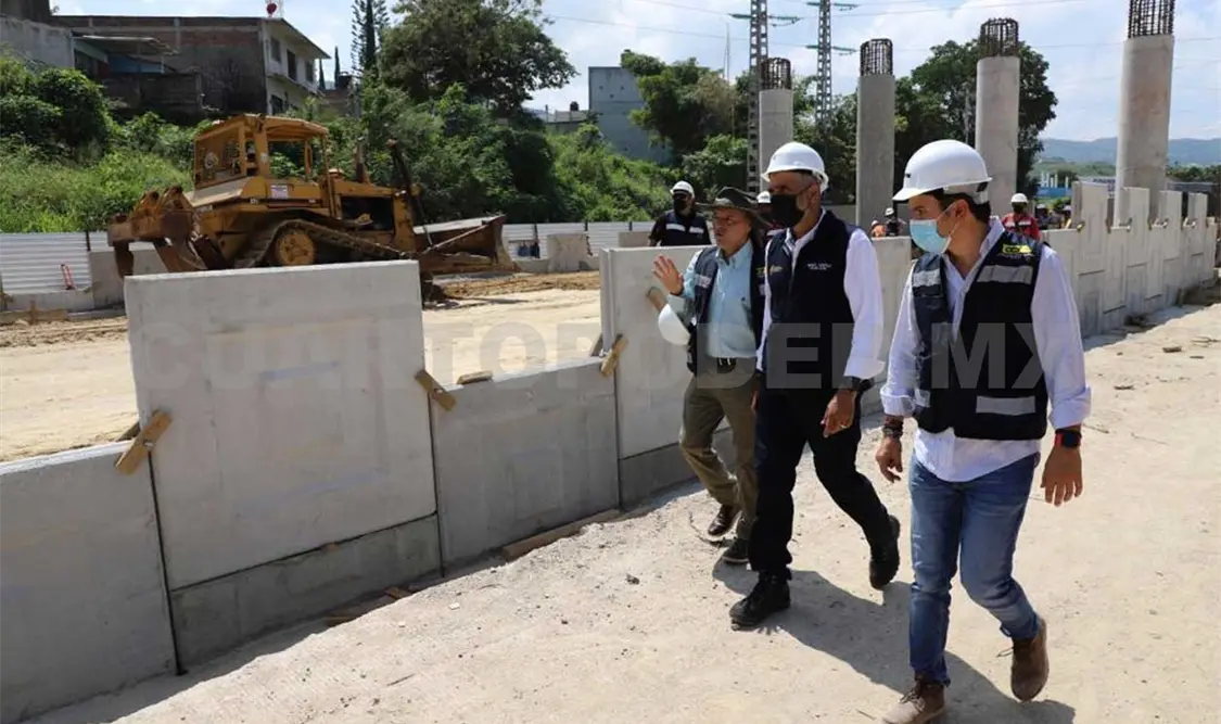 Ángel Torres constató los avances de las obras. CP