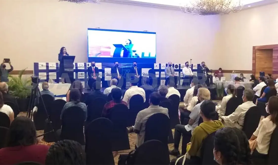 Al evento de inauguración asistieron funcionarios municipales y estatales, además de empresarios. Cortesía