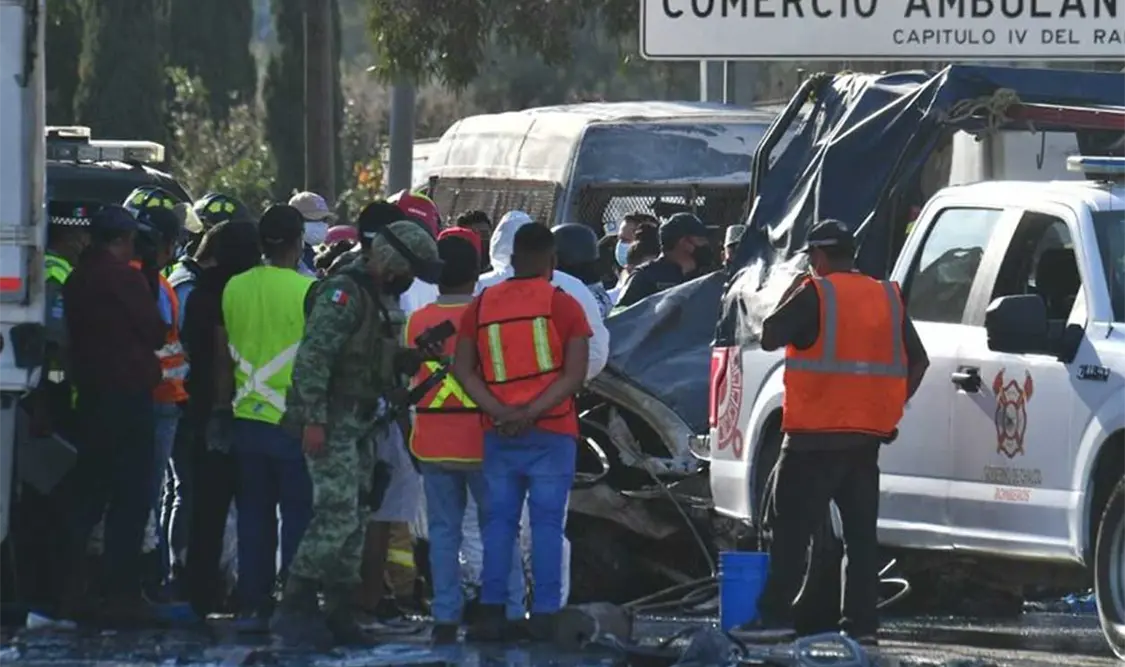Cuerpos de seguridad, emergencias y de salud atienden el accidente carretero. Cortesía