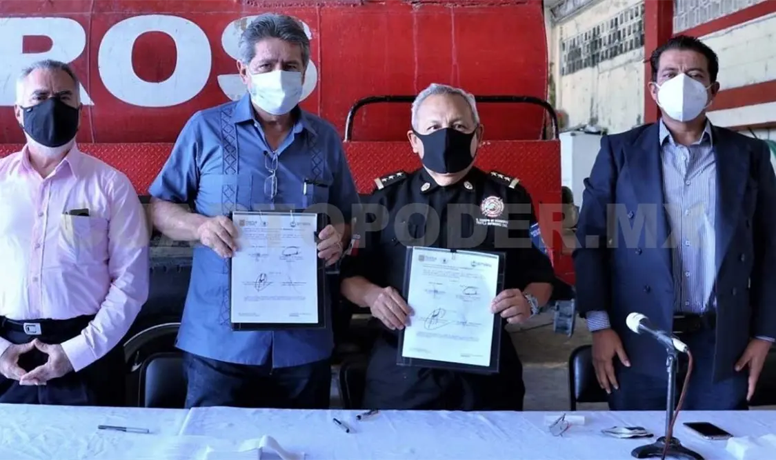 Morales Vázquez atestiguó el convenio entre el Smapa y el Patronato del Honorable Cuerpo de Bomberos de Tuxtla Gutiérrez. CP