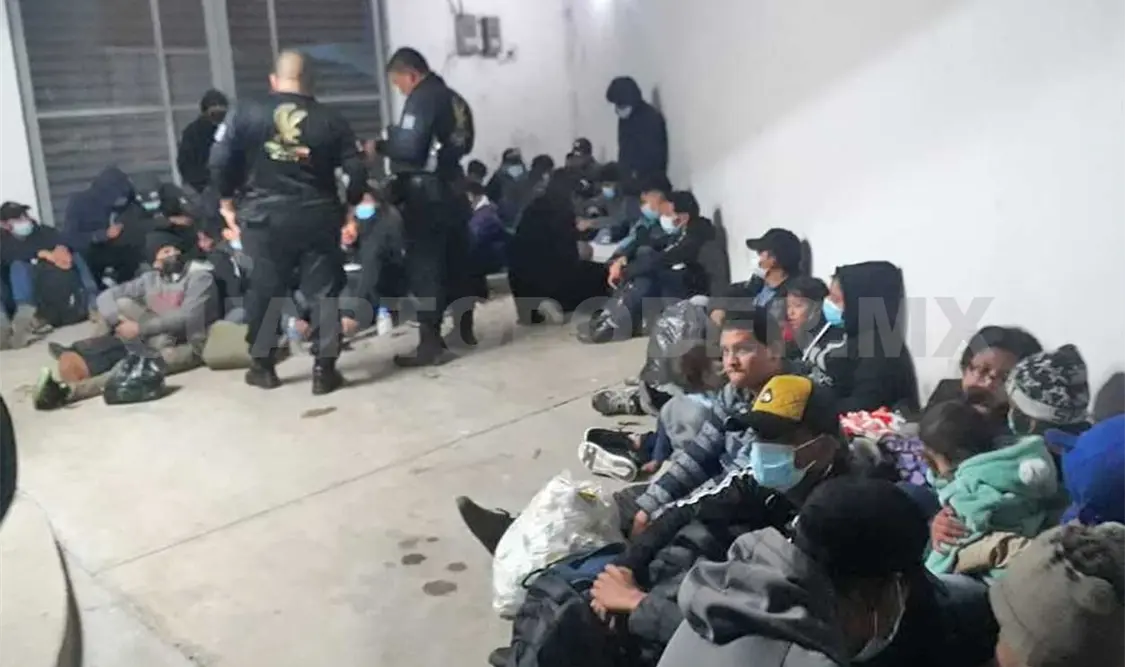 Un total de 50 migrantes que no pudieron acreditar su estancia en territorio mexicano, fueron asegurados y entregados al INM. Ulises López / CP