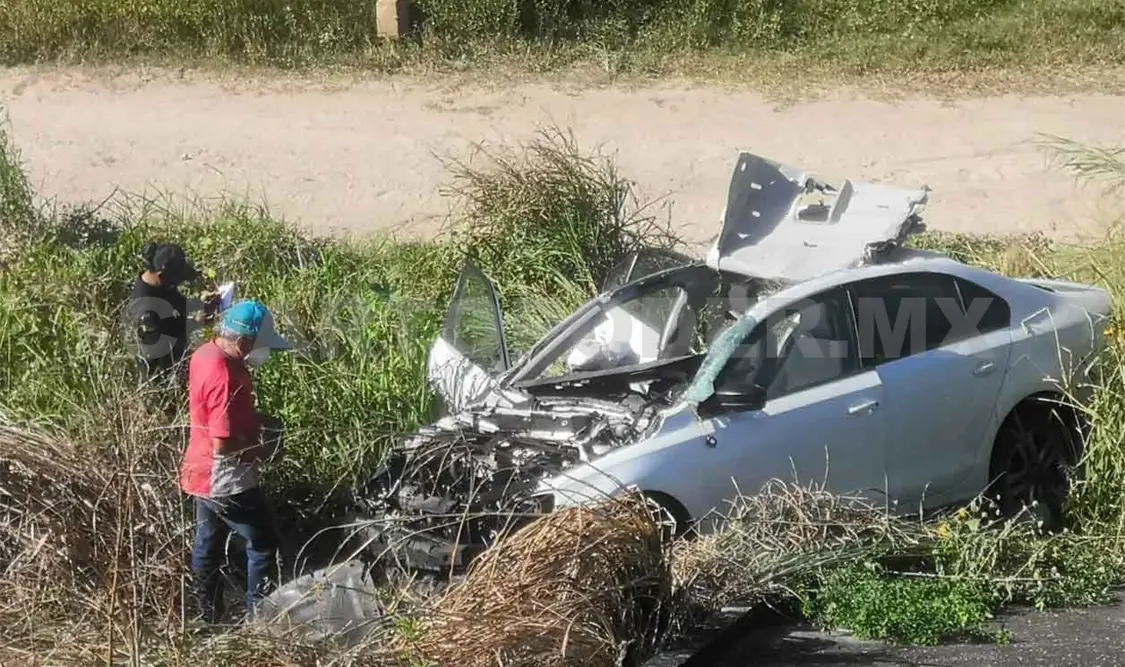 Jovencitas sobreviven a mortal percance carretero