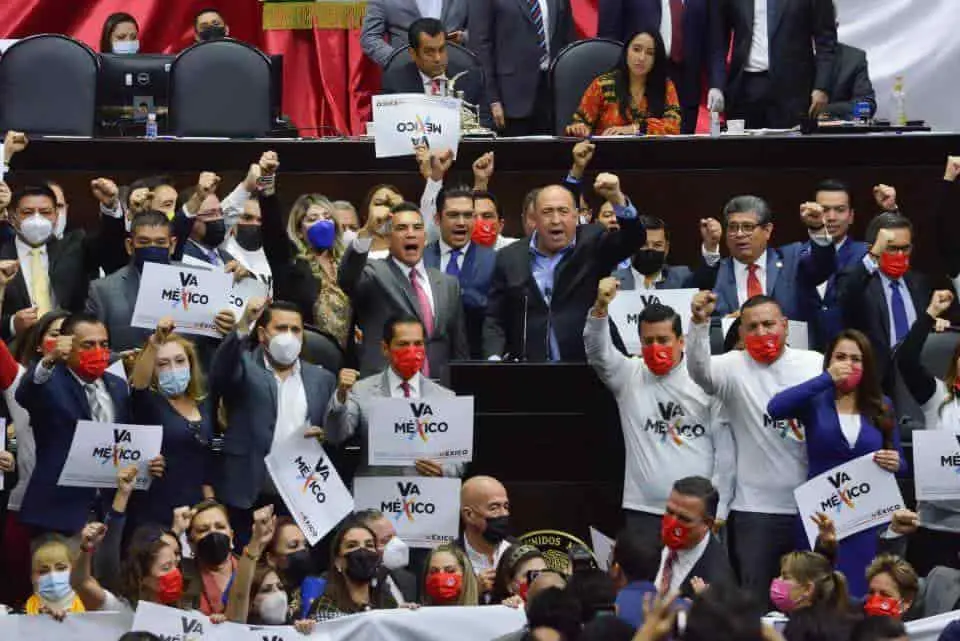 Reconocen a las dirigencias nacionales del PRI, PAN y PRD por tener un bloque opositor que “está vivo”. Cortesía