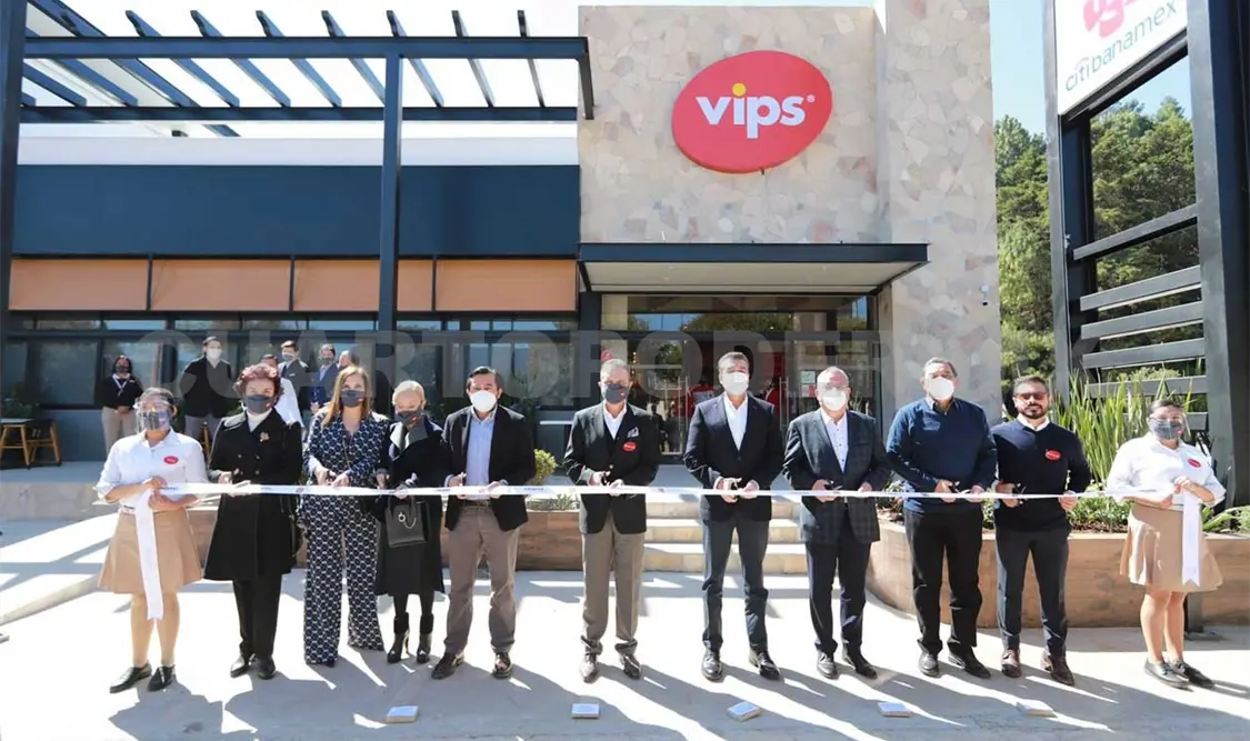 Asiste REC a inauguración del restaurante VIPS