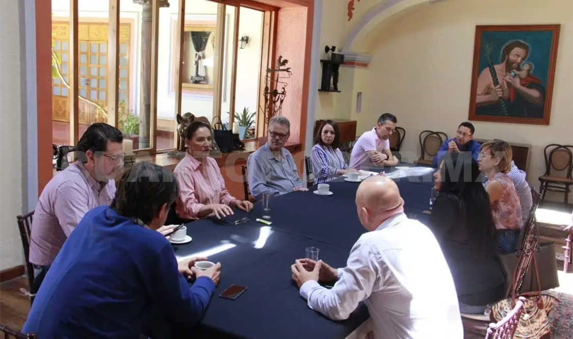 Mujeres se abren camino en el sector empresarial