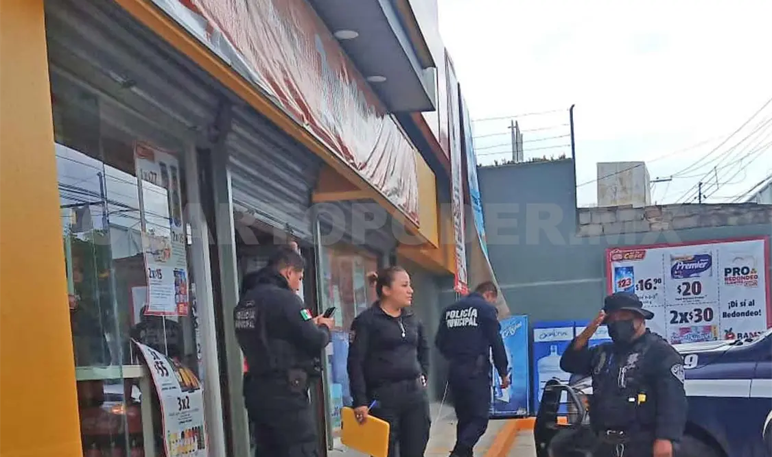 Roban en atraco a un OXXO más de 30 mil pesos