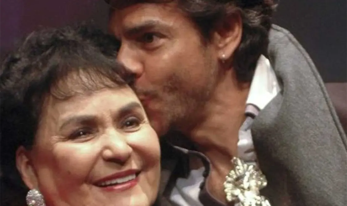 Extiende apoyo a la familia de Carmen Salinas