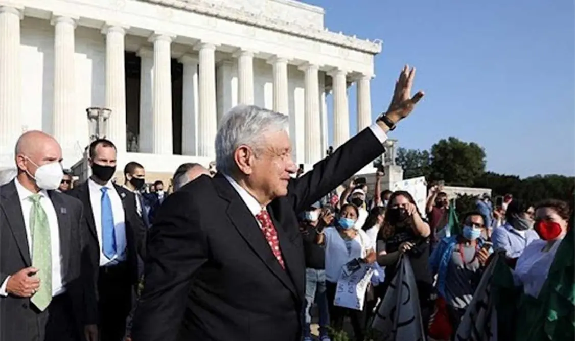 AMLO regresa a la Ciudad de México