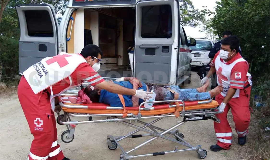 Hombre resulta con cuatro machetazos en riña callejera