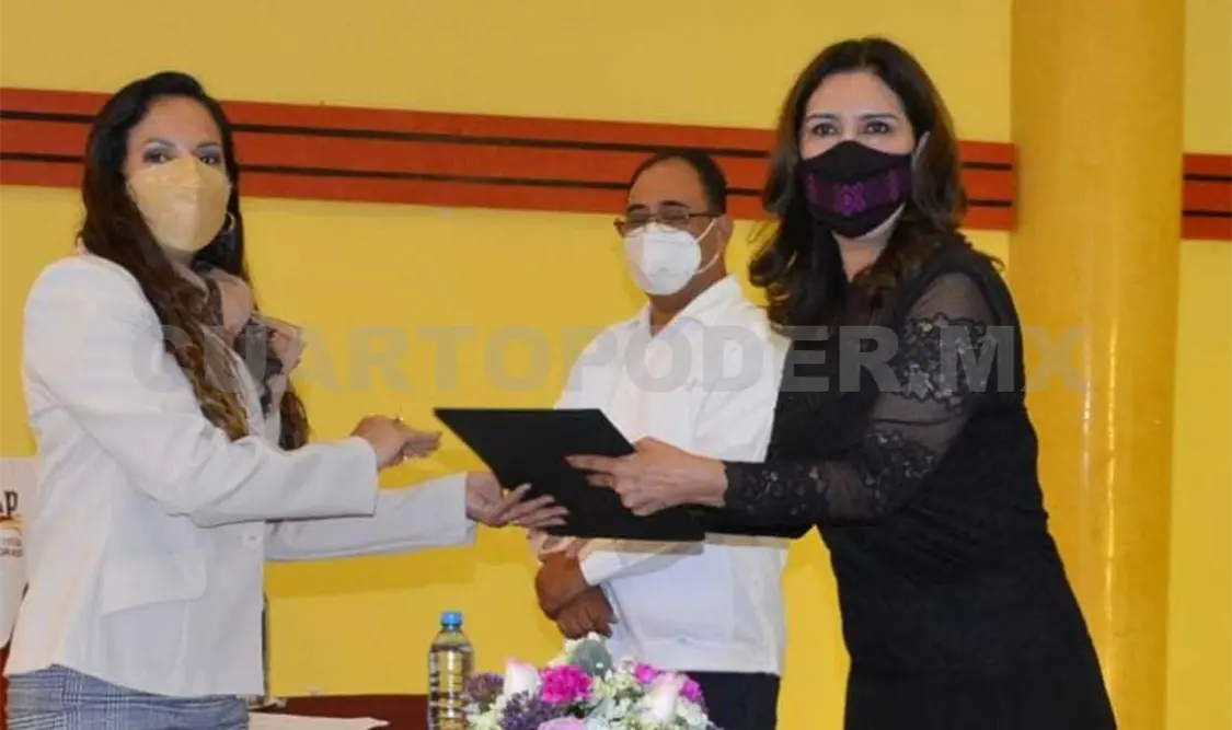 La secretaria de Educación, Rosa Aidé Domínguez Ochoa, ponderó la importancia de la superación personal. Cortesía