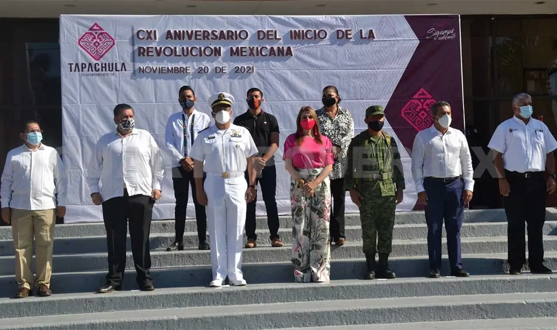 Urbina Castañeda encabezó la ceremonia alusiva al CXI Aniversario del Inicio de la Revolución mexicana. CP