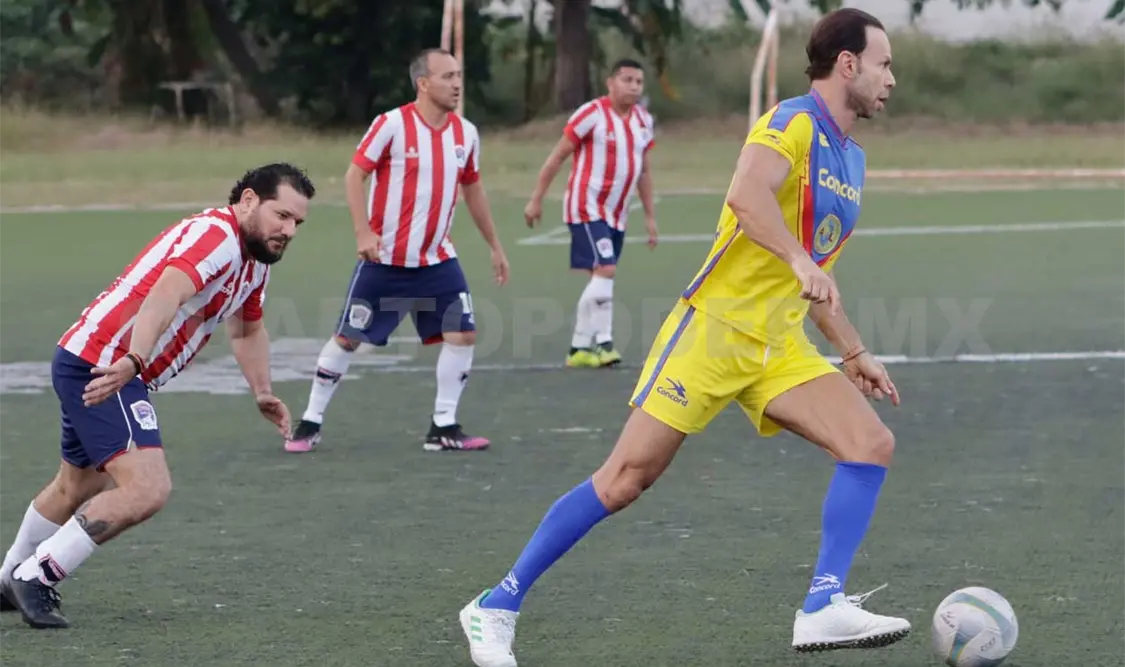 Chivas aplastó a las Águilas de Zague