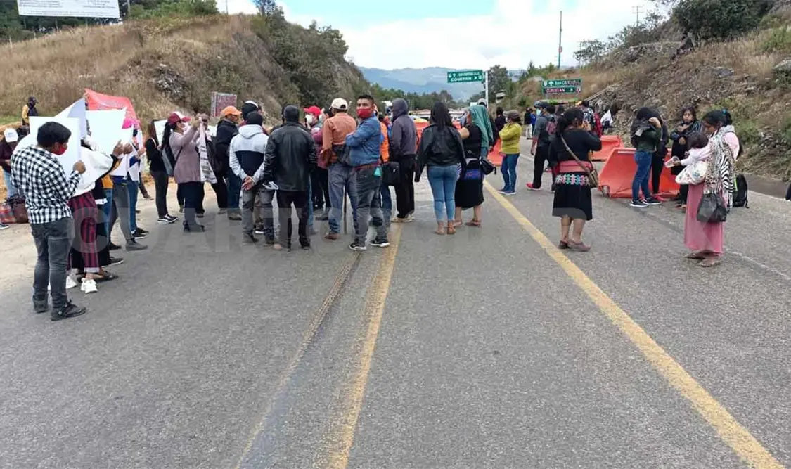Tras una mesa de diálogo, liberan carretera de cuota