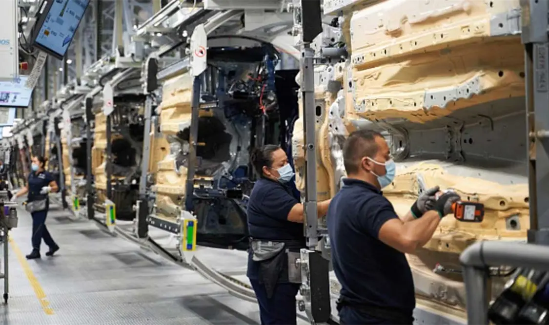 Economía de México cae 0.4 % en el tercer trimestre de 2021