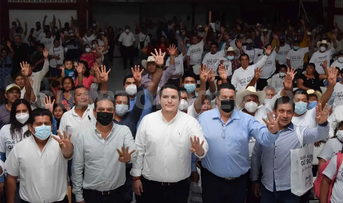Toma protesta a comités de Ixhuatán