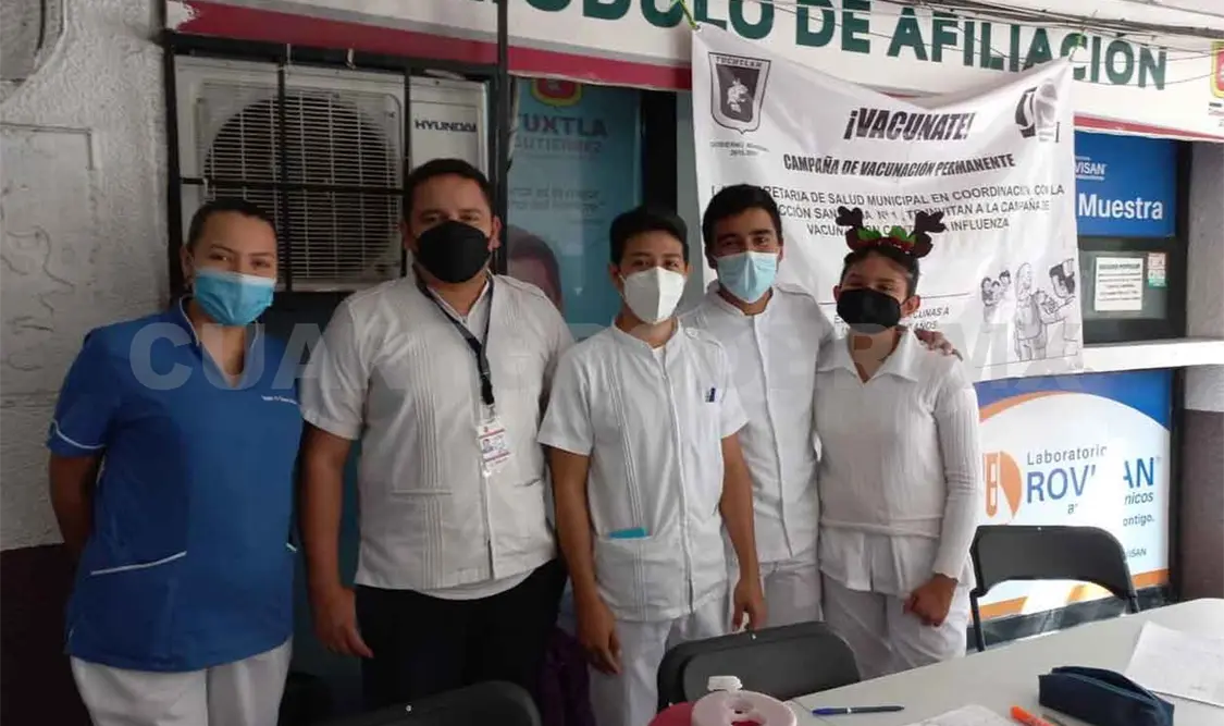 Continúa vacunación a población de riesgo