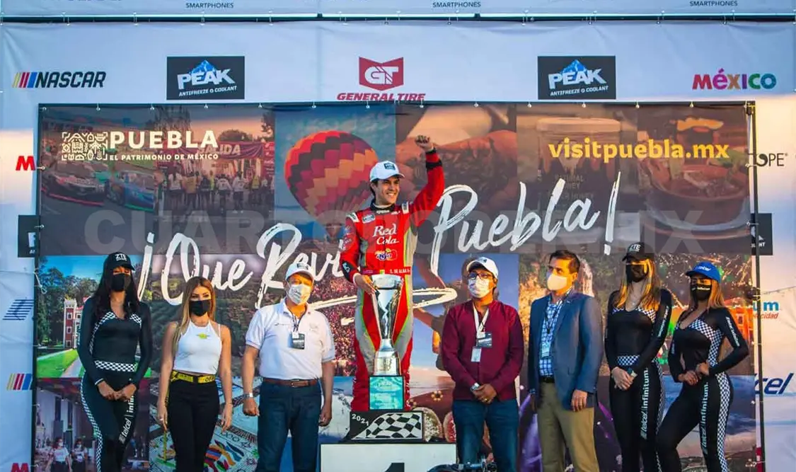 Salvador de Alba, campeón de Nascar México