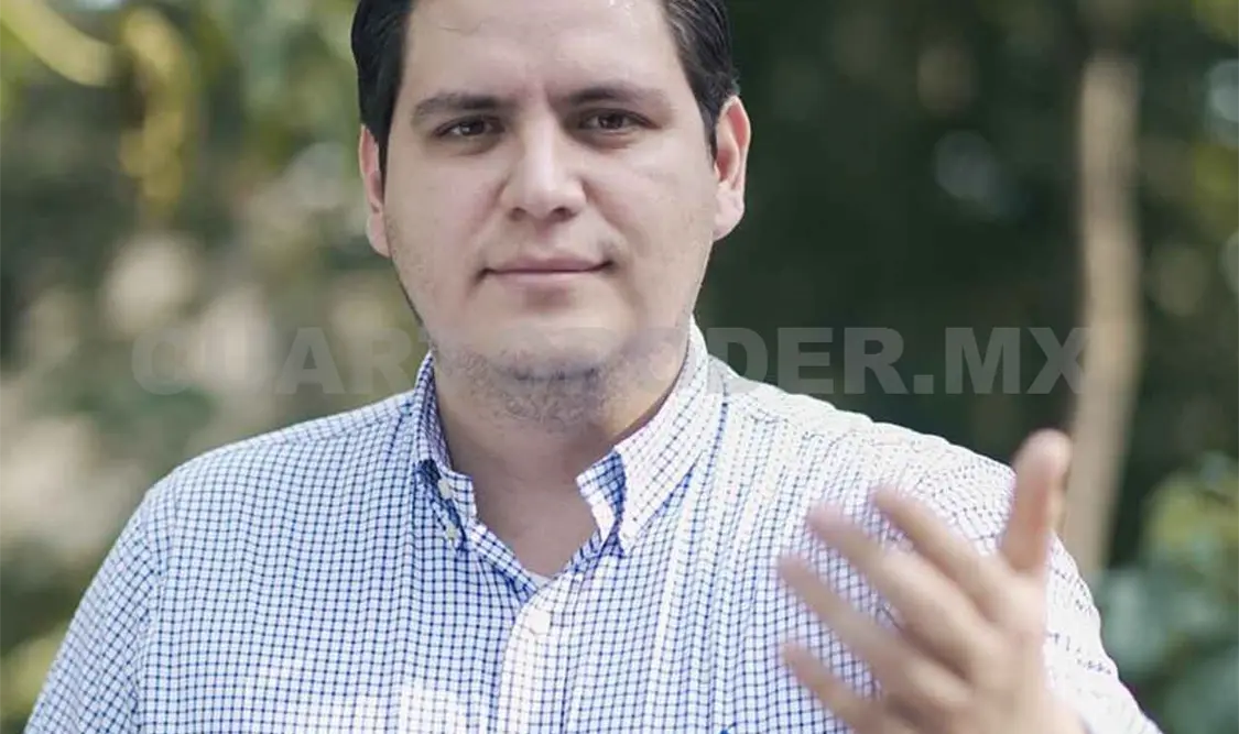 Molina reconoce trabajo de Rutilio Escandón