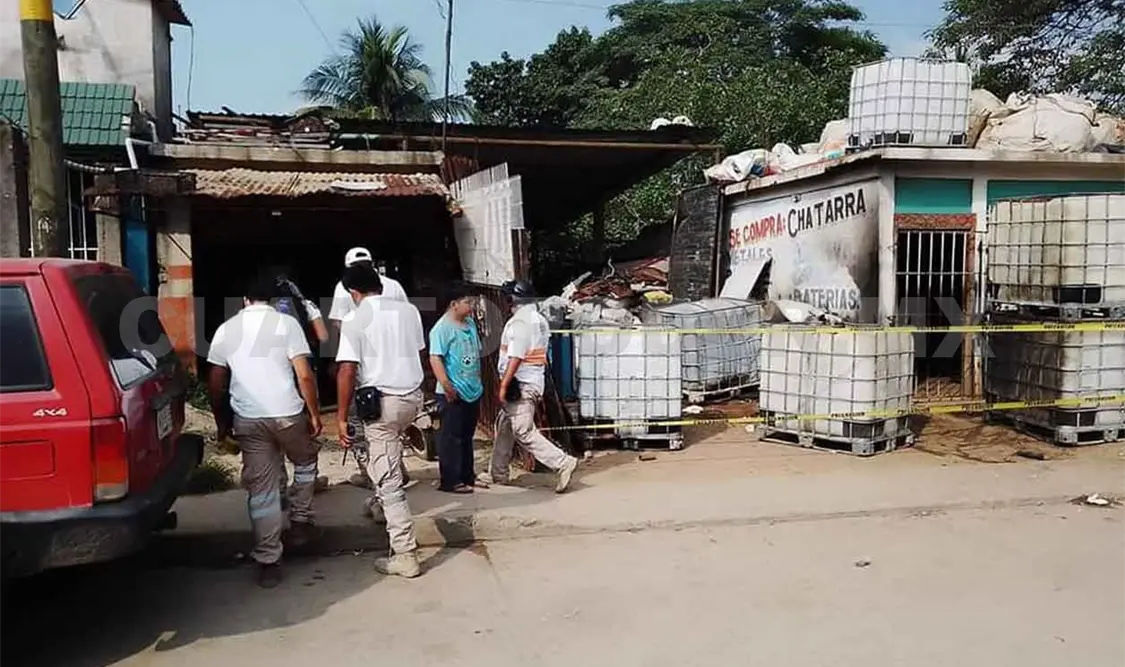 Explosión en chatarrería deja grave de salud a niño