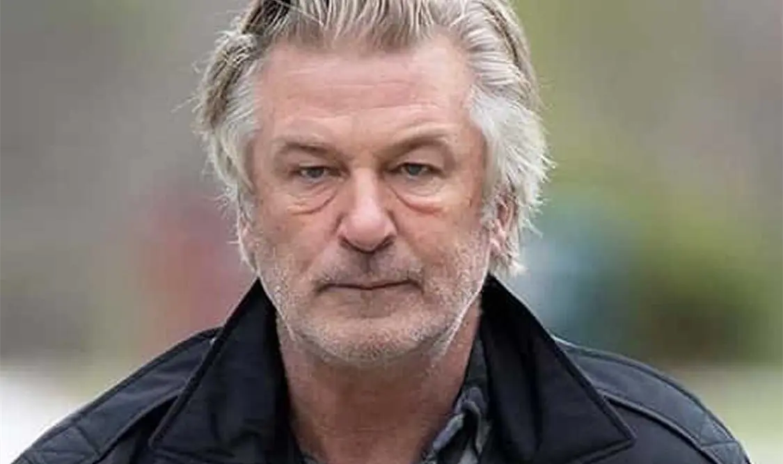 Alec Baldwin cierra sus redes