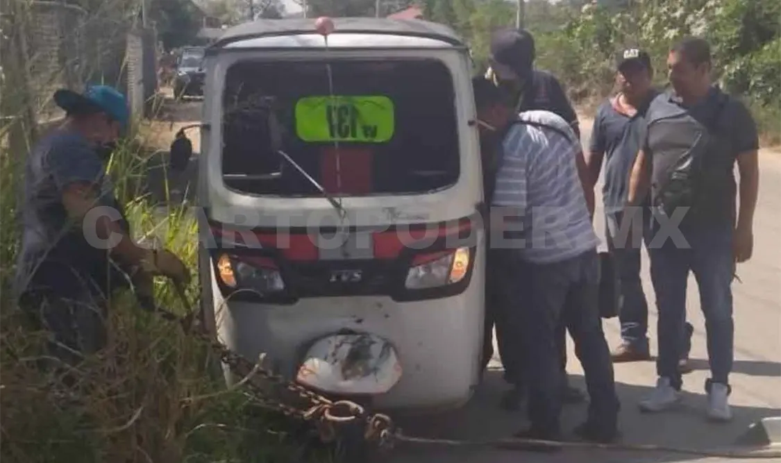 Mototaxi provoca una carambola