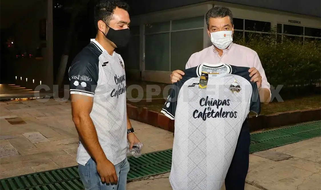 Asiste gobernador a juego de Cafetaleros