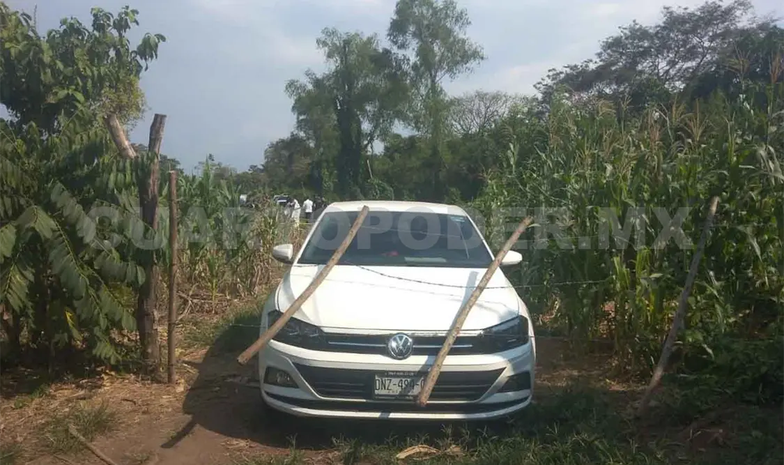 Hallan cuerpo de asesinada en auto