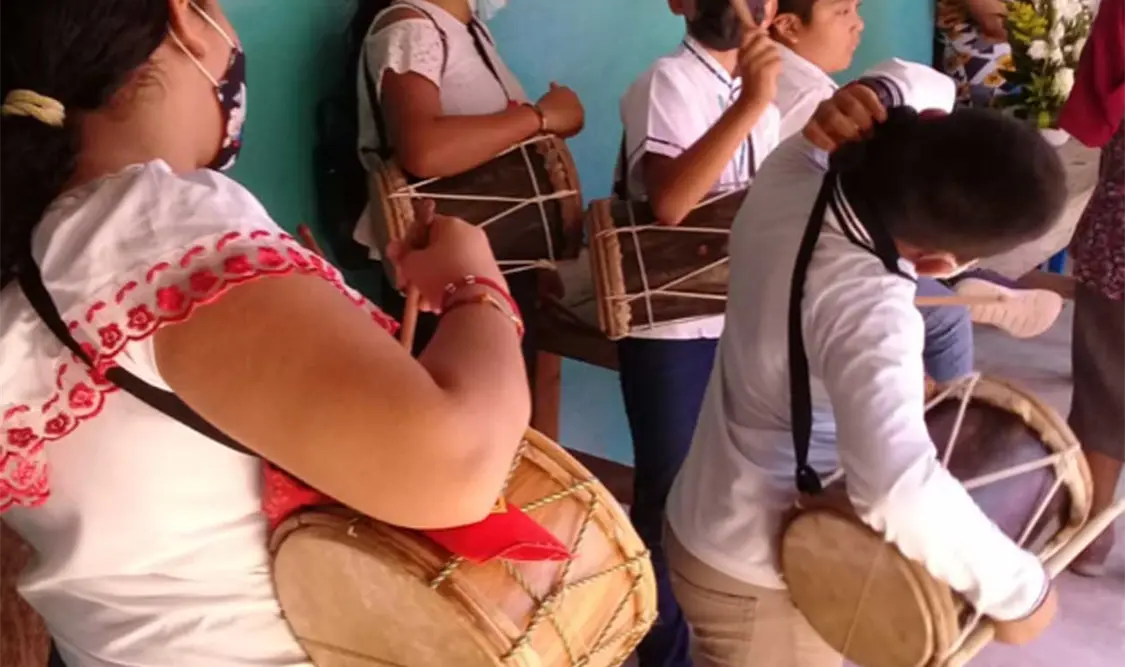 Recuperan la ejecución de música tradicional