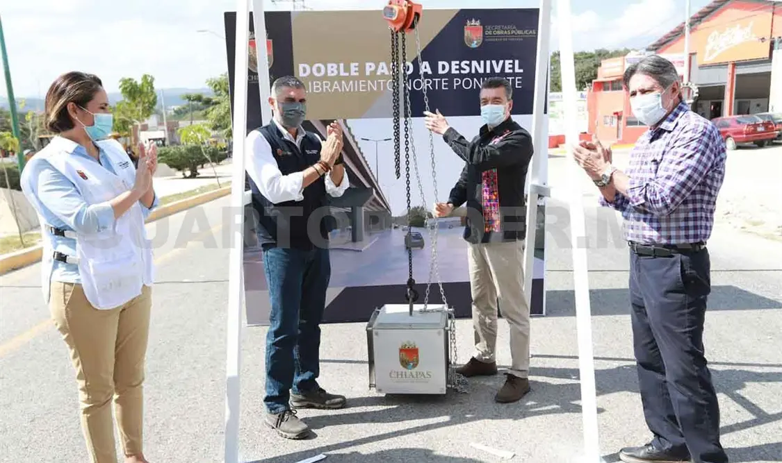 Colocan primera piedra para obra paso a desnivel