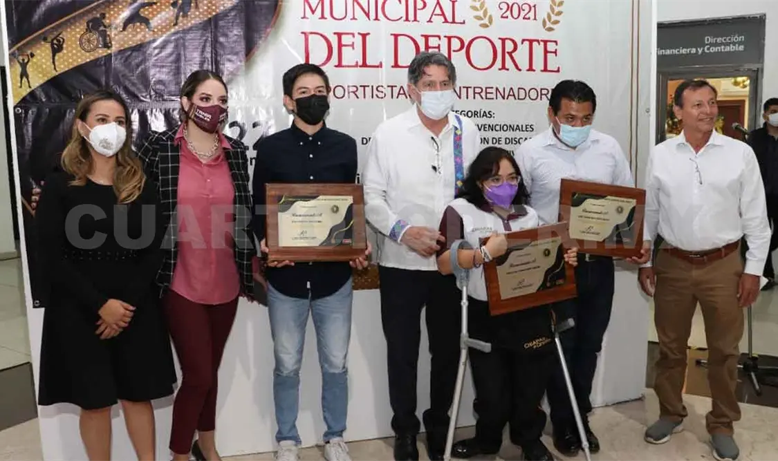 Otorga Carlos Morales Premio del Deporte 2021