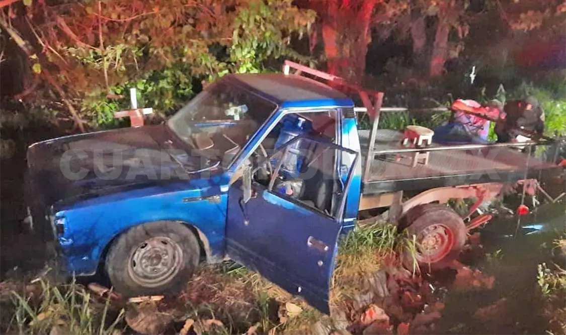 La unidad donde viajaban las víctimas fue impactada por alcance por una Pick up Toyota Hilux que fue abandonada. Cortesía