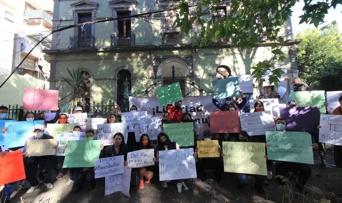 Marchan por libertad de colaborador de Monreal