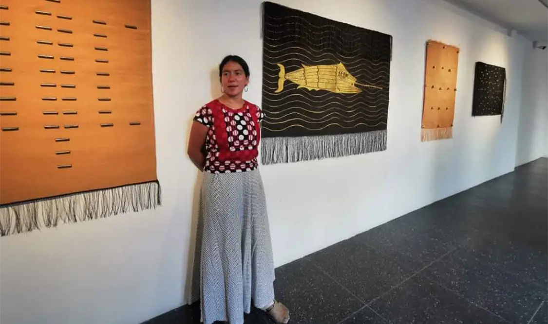 Artista rescata piezas textiles