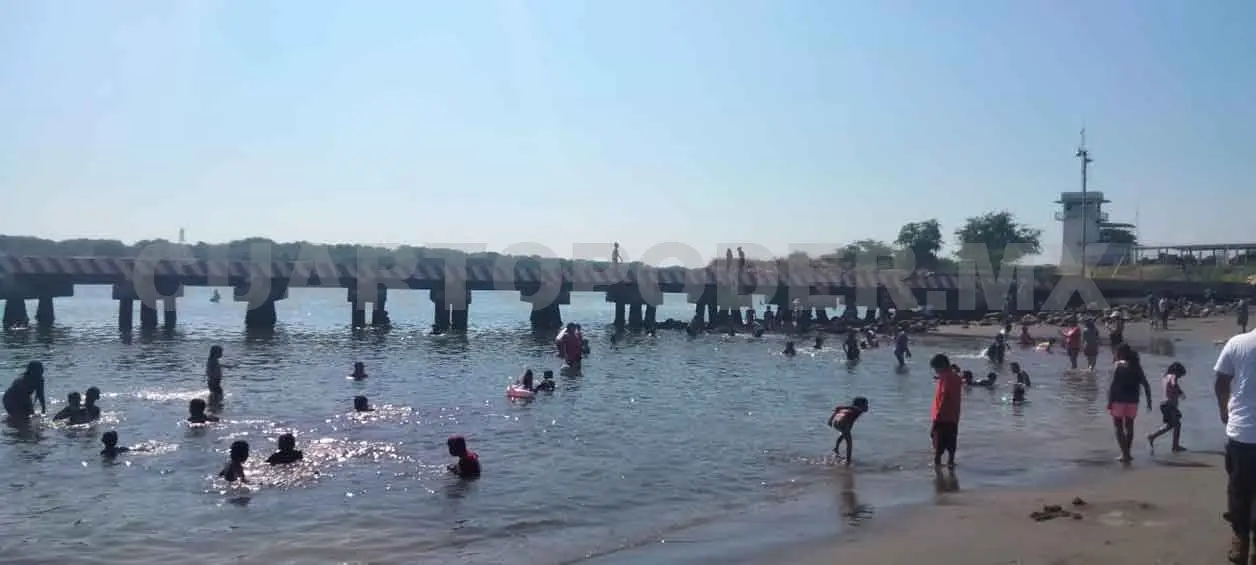 Vigilan playas por afluencia de personas